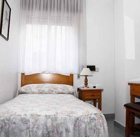 Hostal 3 De Noviembre Hotel Palencia Exterior photo